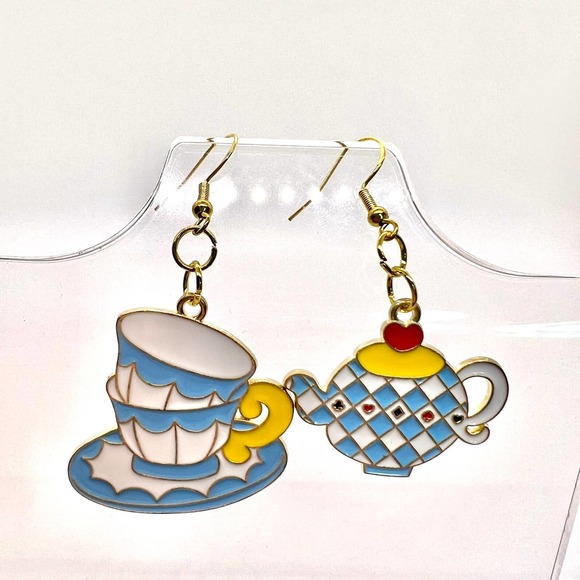 Teacup & Saucer Earrings - Alice In Wonderland Earrings - Disney Inspired - Tea - Picture 1 of 8